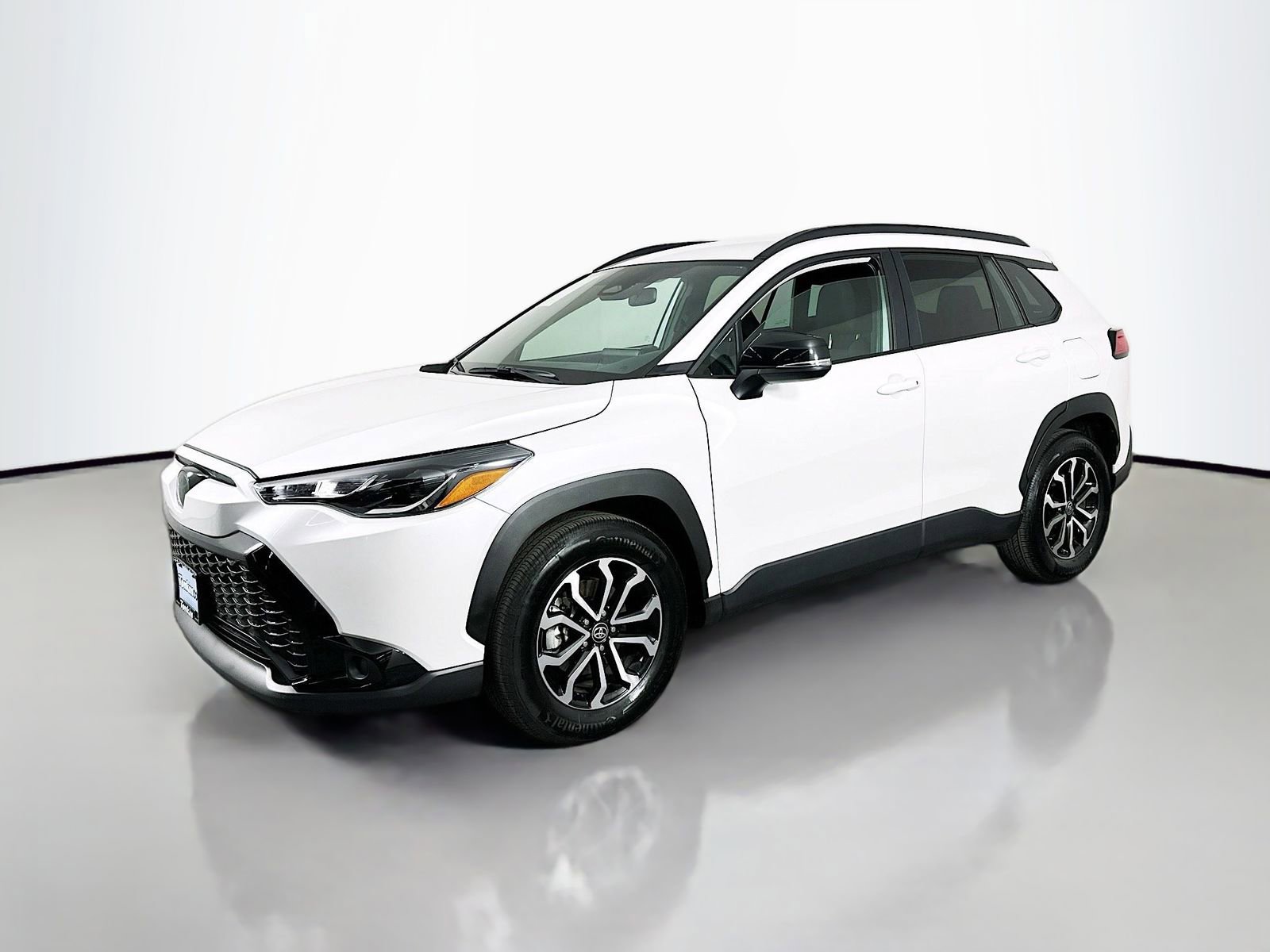 Used 2025 Toyota Corolla Cross AWD Hybrid image 3