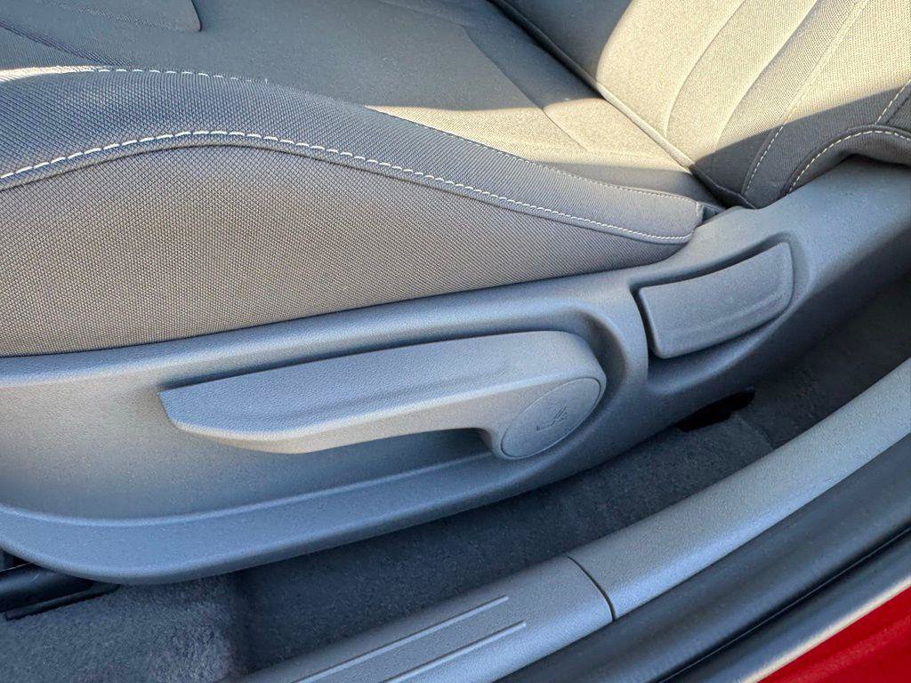 New 2025 Hyundai Elantra Sport FWD image 19