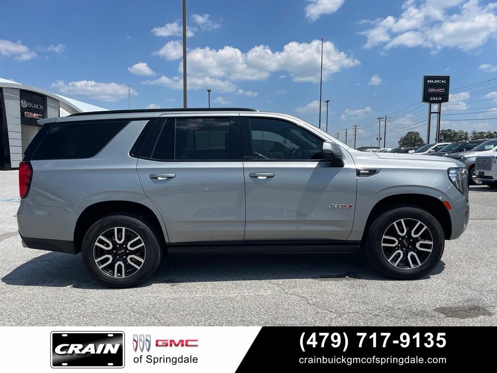 Used 2024 GMC Yukon AT4 w/ Technology Package AWD/4WD image 9