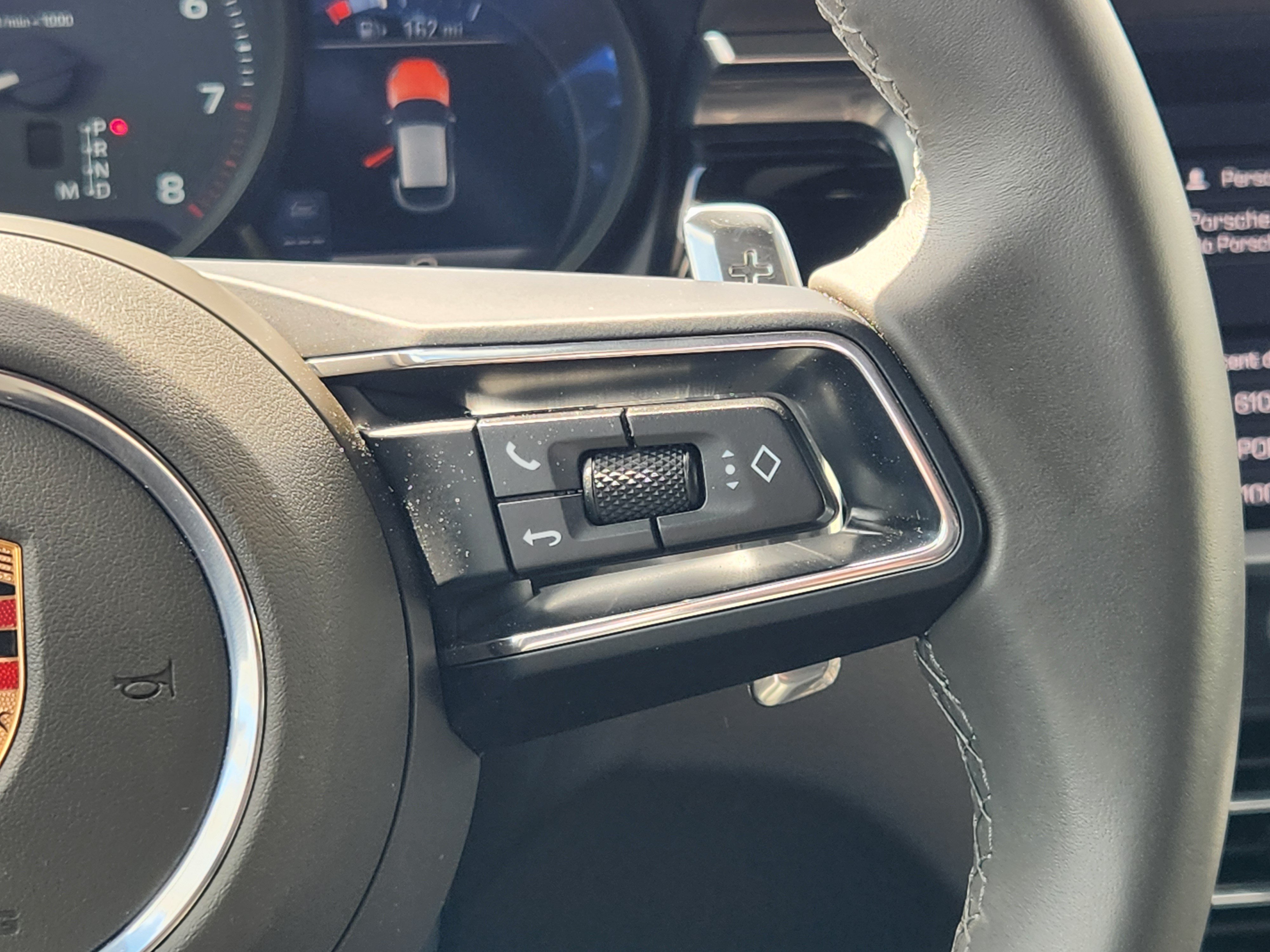 Certified 2026 Porsche Macan AWD/4WD image 31