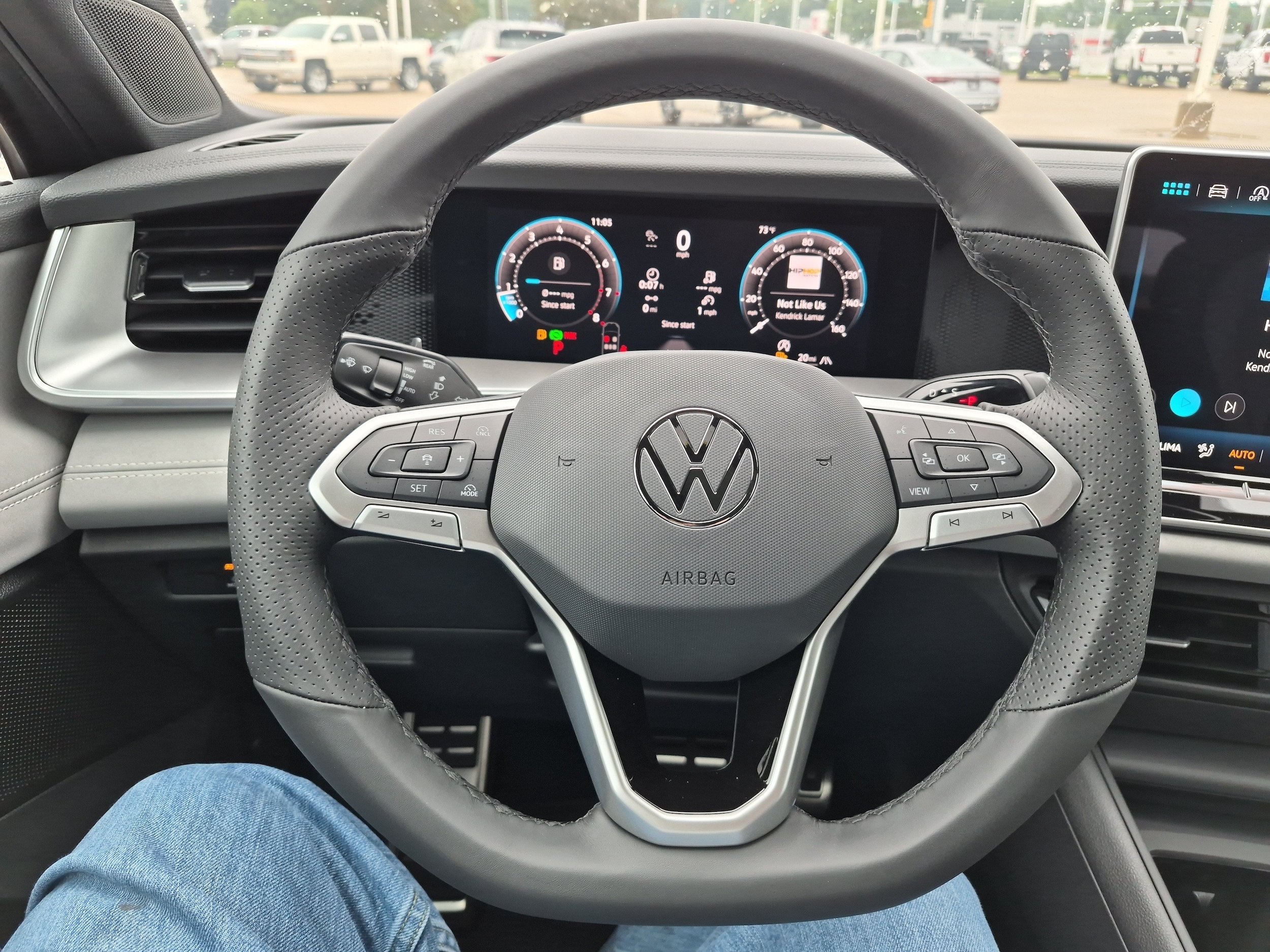 New 2026 Volkswagen Tiguan SE R-Line AWD/4WD image 12
