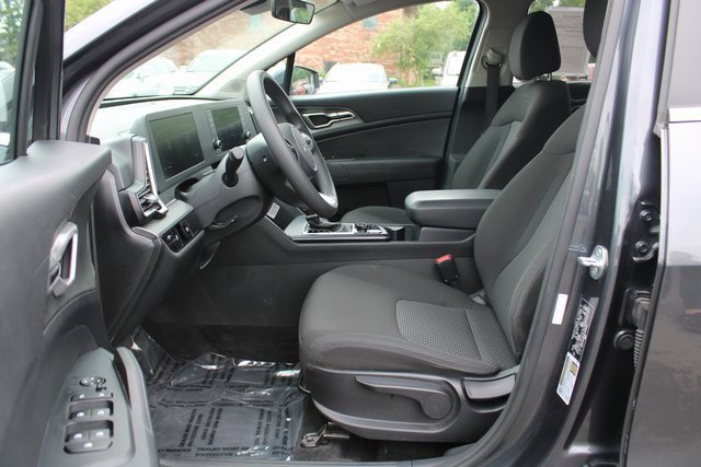 Used 2023 Kia Sportage LX image 12