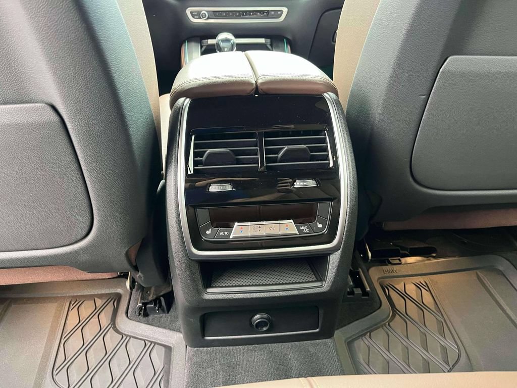 Used 2021 BMW X5 xDrive40i w/ M Sport Package AWD/4WD image 14