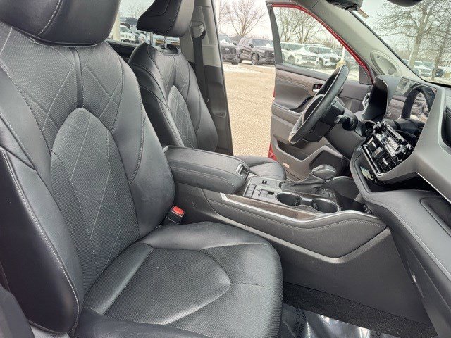Used 2021 Toyota Highlander Platinum image 40