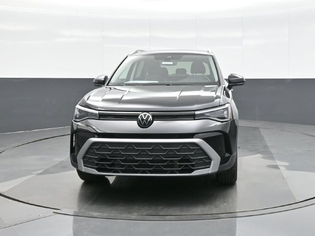 Used 2026 Volkswagen Taos SE w/ Panoramic Sunroof Package AWD/4WD image 2