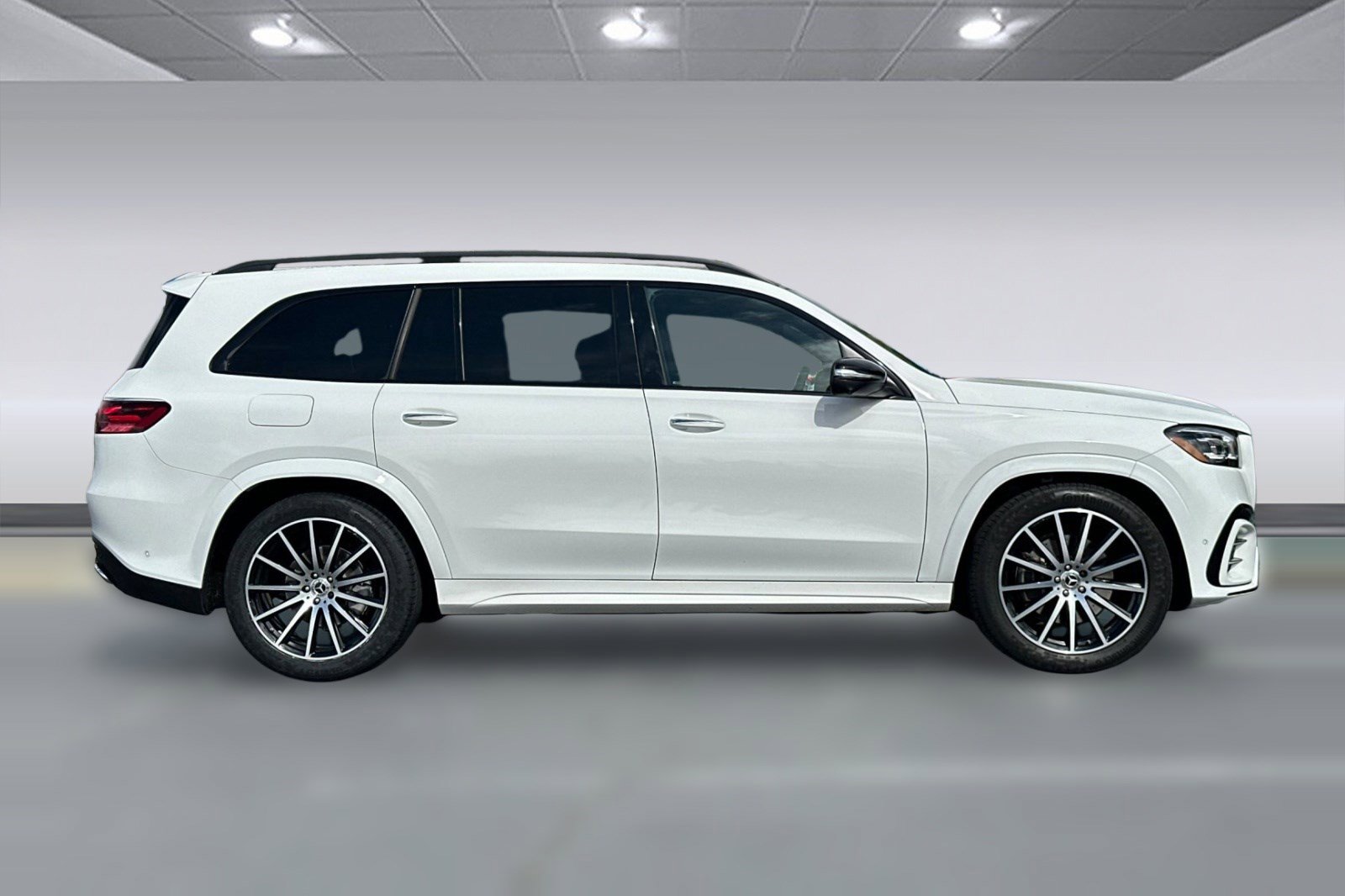 Used 2025 Mercedes-Benz GLS 450 4MATIC image 7