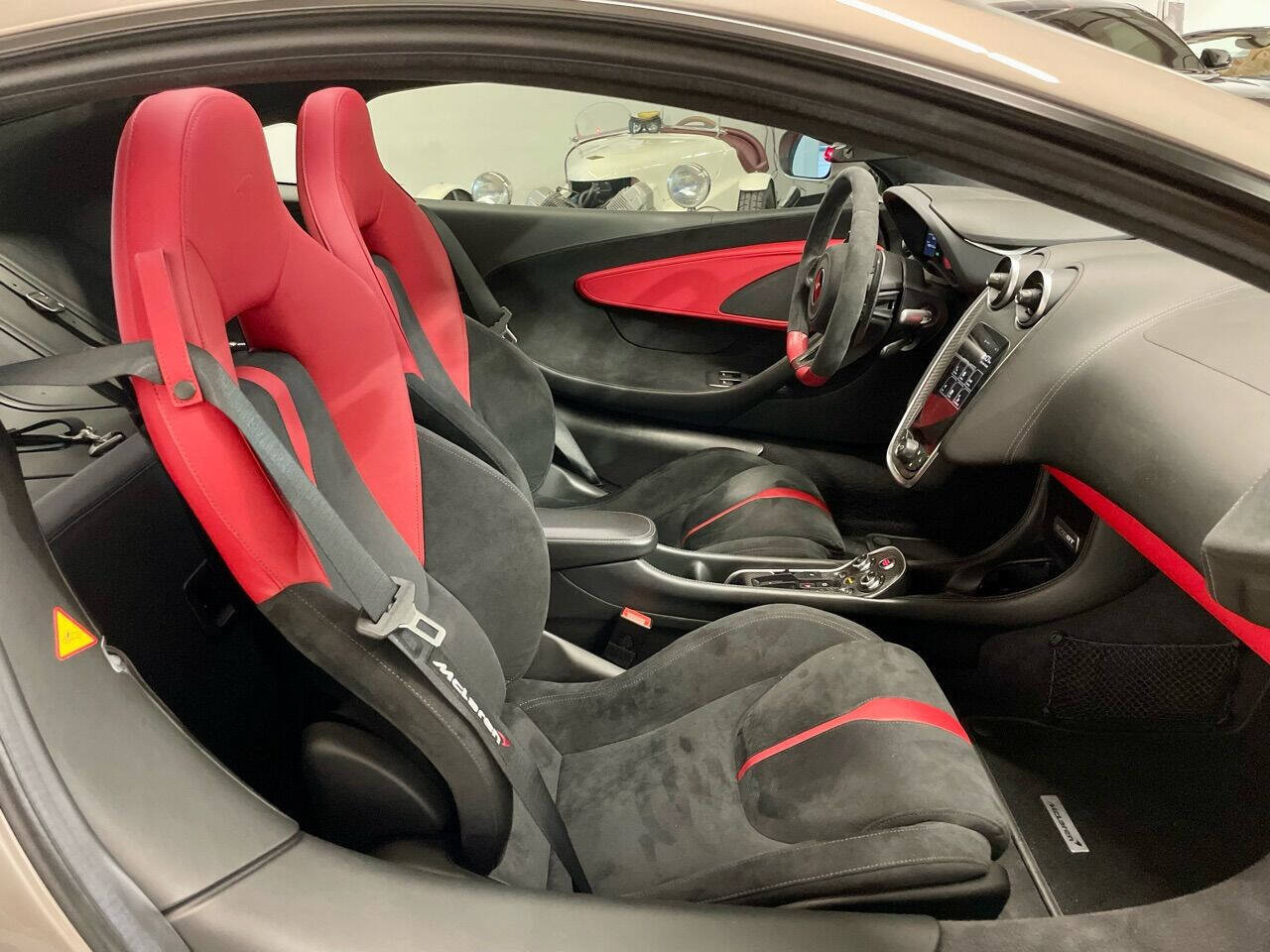 Used 2017 McLaren 570S RWD image 49
