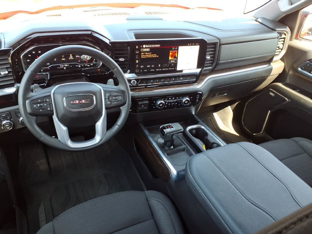 Used 2023 GMC Sierra 1500 Elevation w/ Preferred Package AWD/4WD image 8