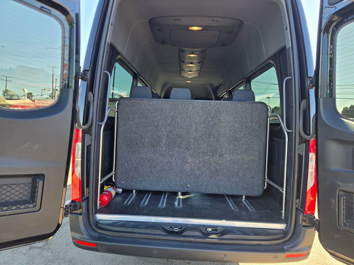 Used 2021 Mercedes-Benz Sprinter 3500 w/ Premium Package image 20