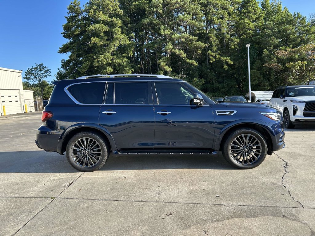 Used 2022 INFINITI QX80 Premium Select w/ All-Season Package RWD image 2