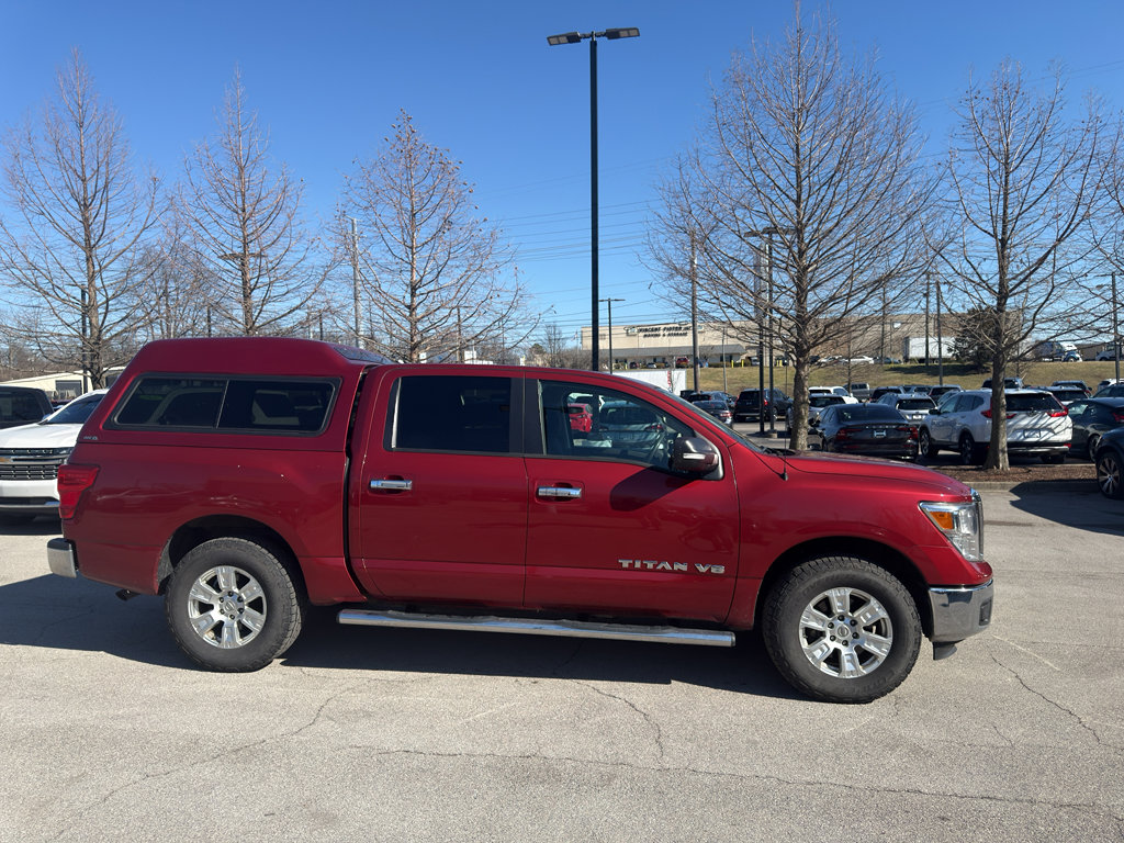 Used 2018 Nissan Titan SV image 10