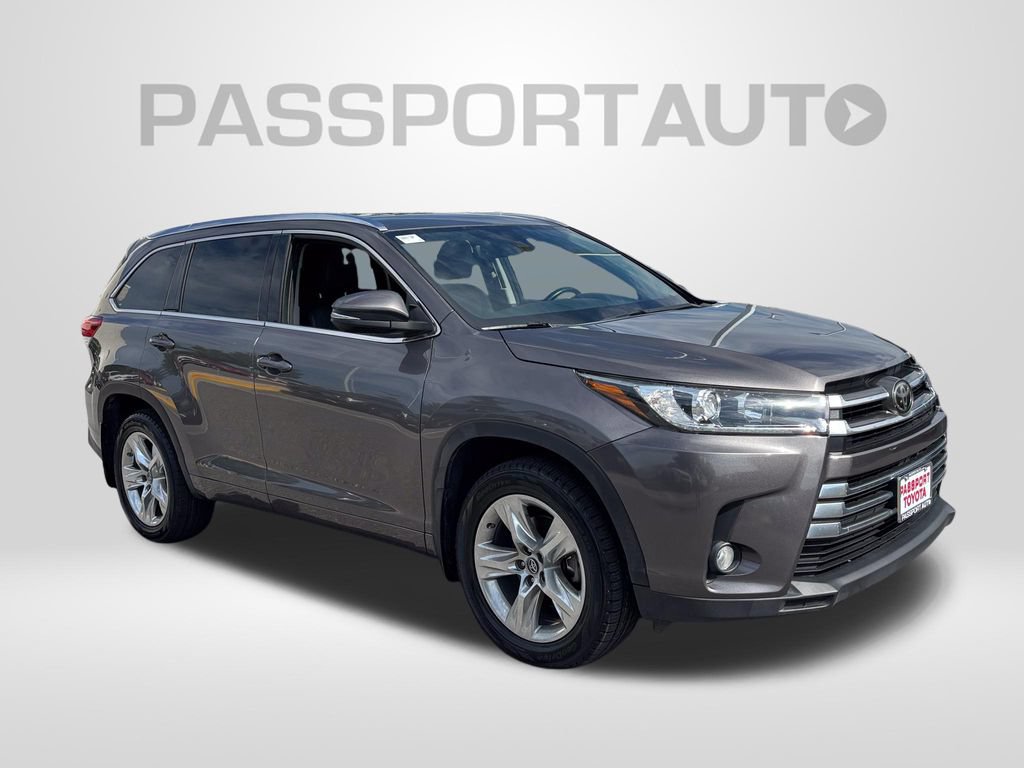 Used 2017 Toyota Highlander Limited AWD/4WD image 10