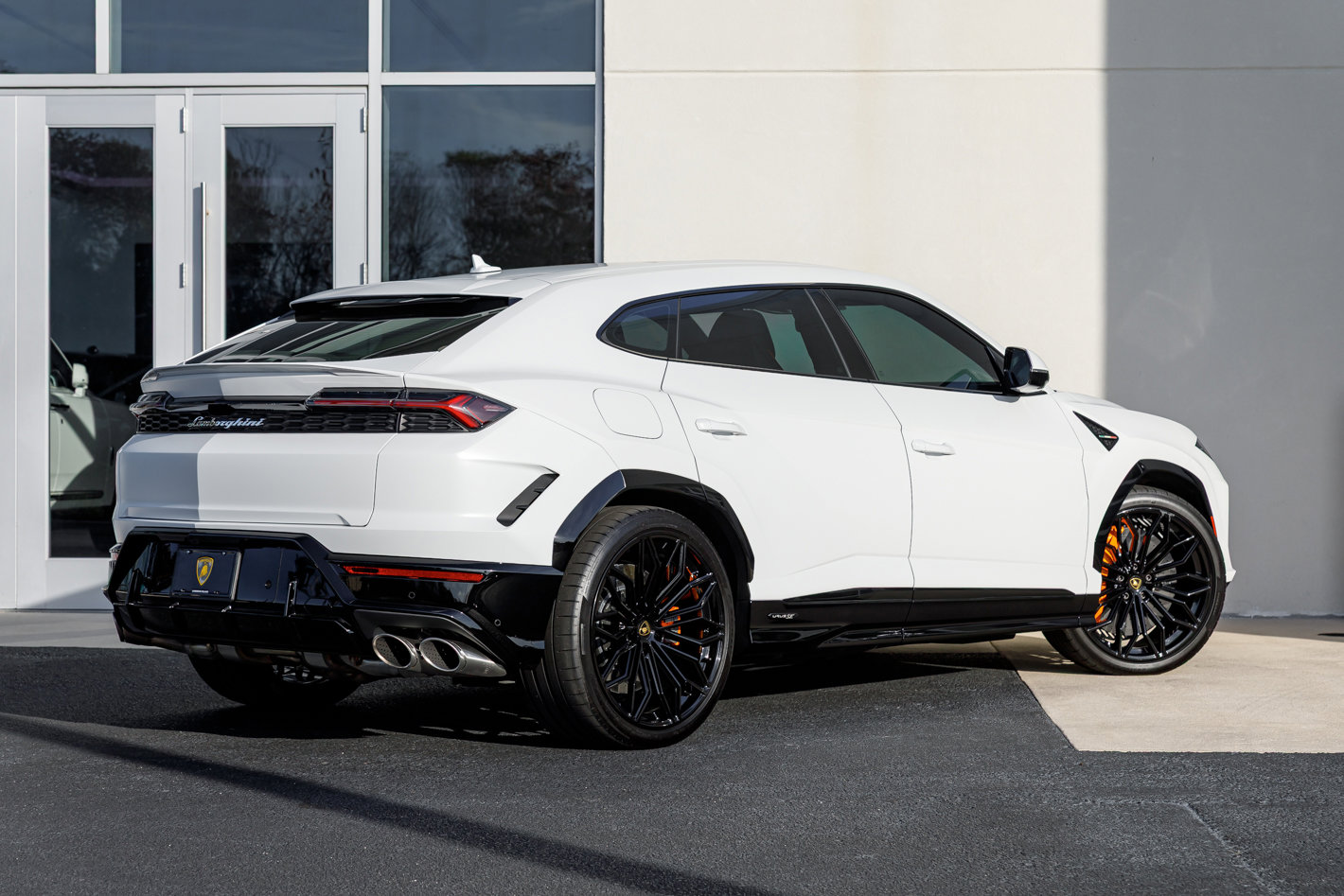Used 2025 Lamborghini Urus SE image 23