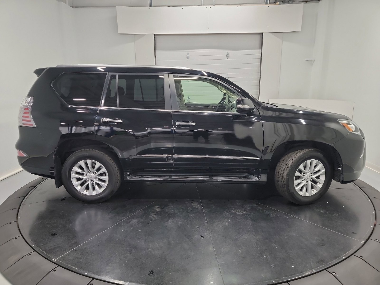 Used 2019 Lexus GX 460 image 11