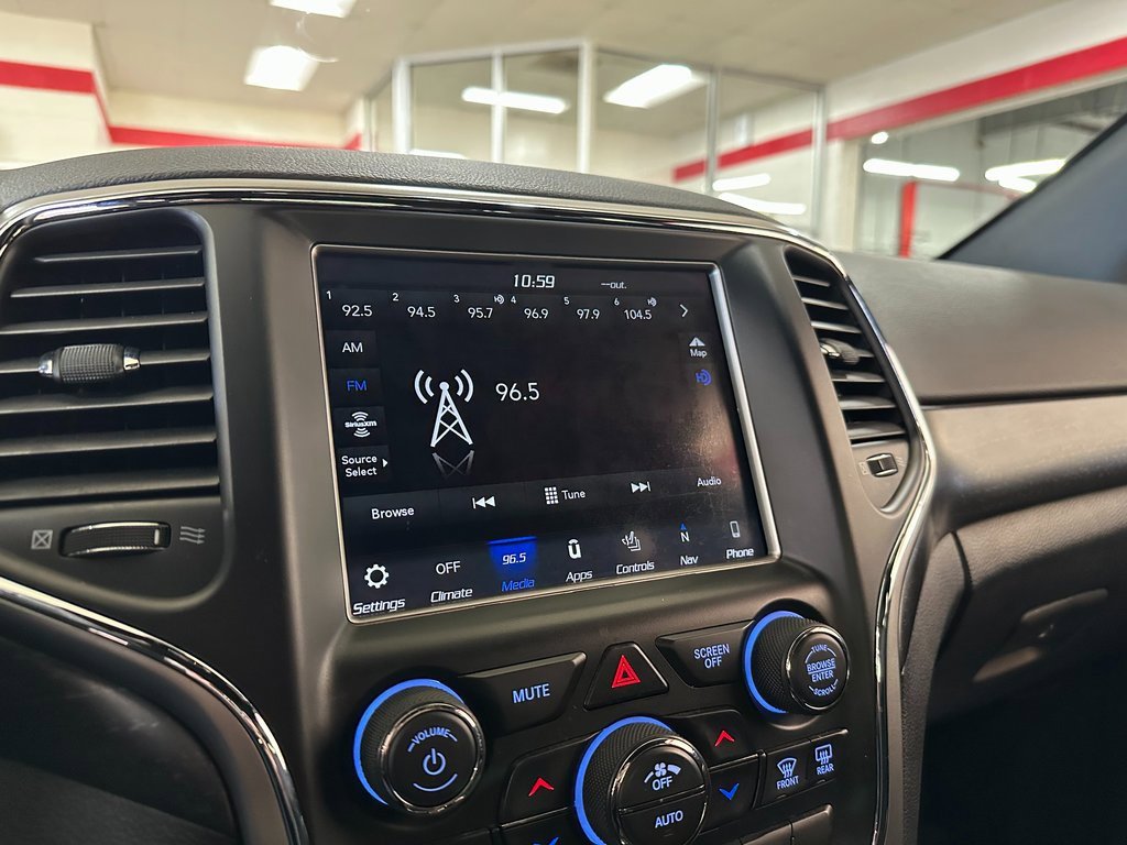 Certified 2018 Jeep Grand Cherokee Altitude image 21