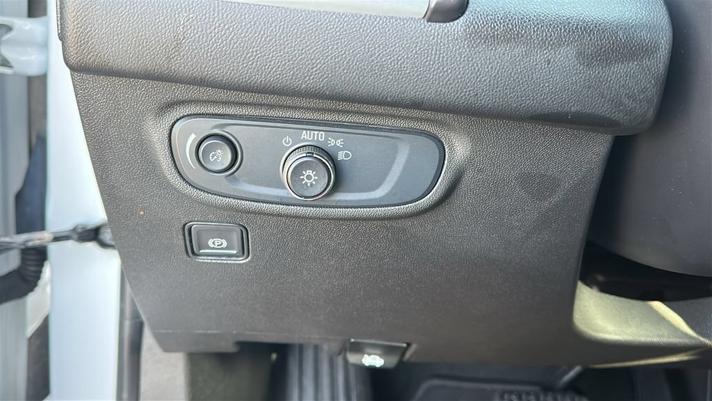 Used 2024 GMC Terrain SLE FWD image 20