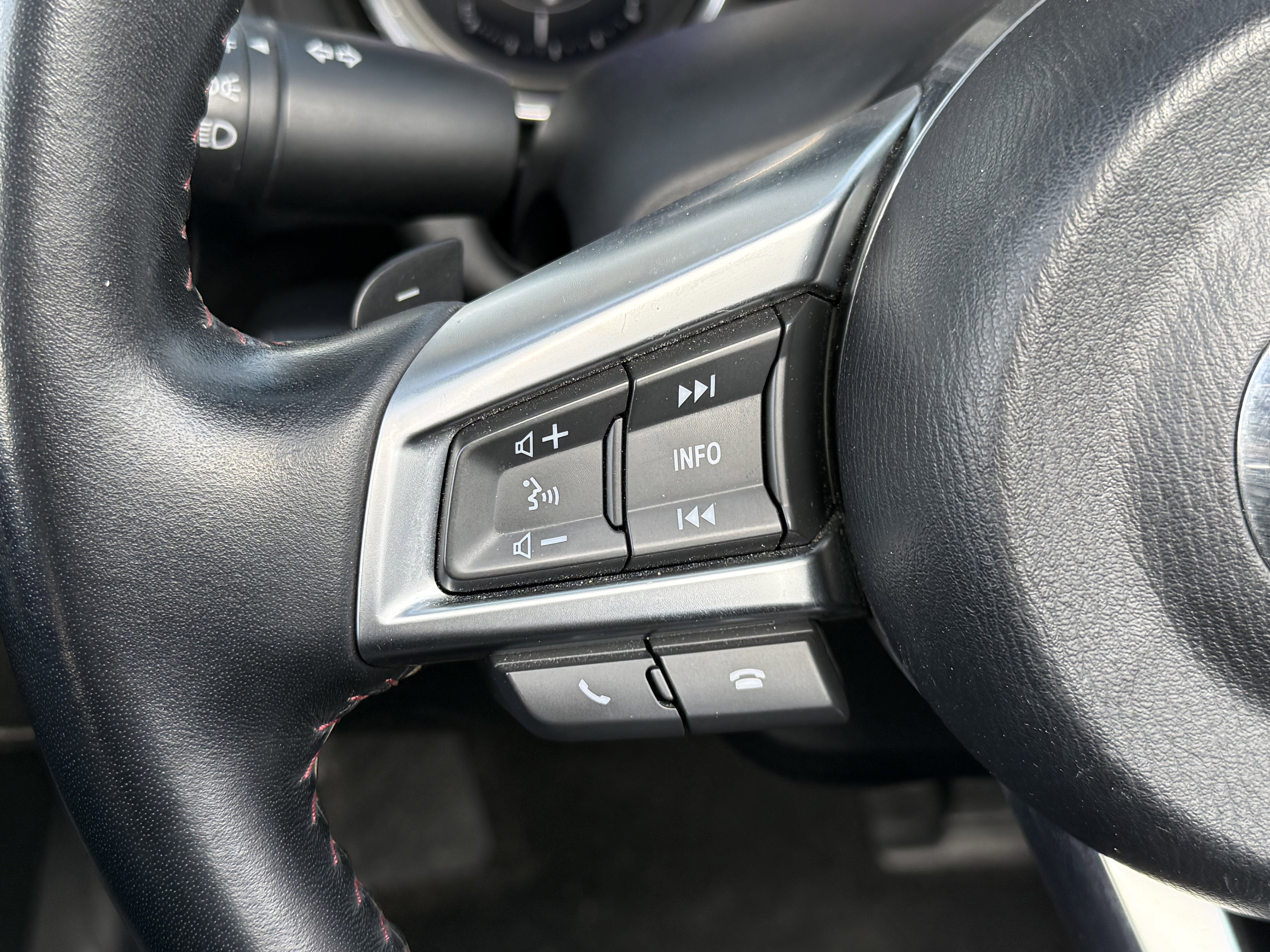 Used 2016 MAZDA MX-5 Miata Club RWD image 13