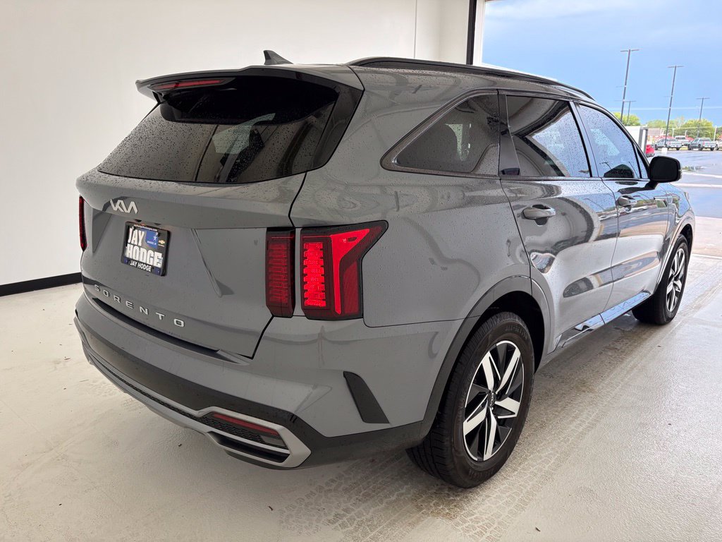 Used 2022 Kia Sorento S FWD image 21
