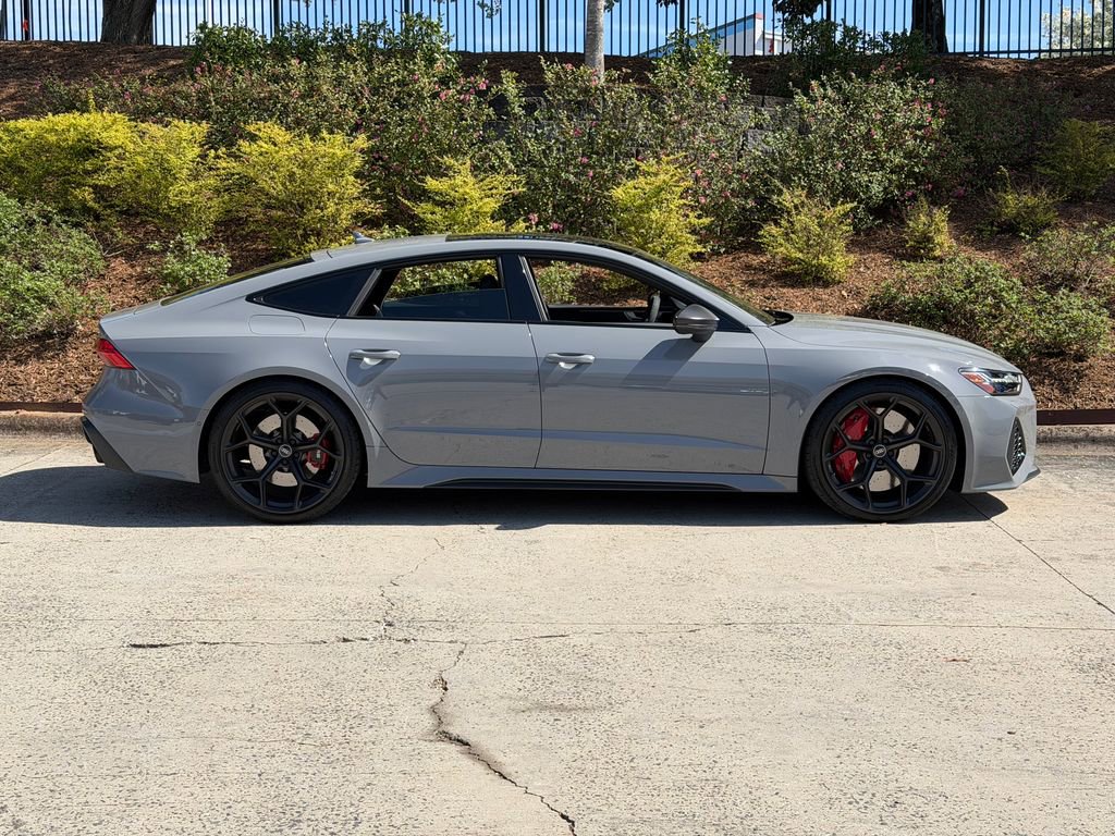 Used 2025 Audi RS 7 Performance image 2