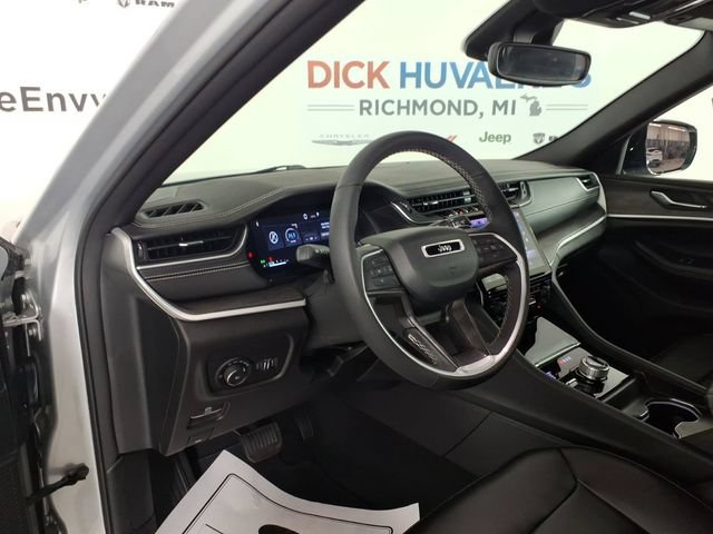 Used 2024 Jeep Grand Cherokee L Limited w/ Black Appearance Package AWD/4WD image 13