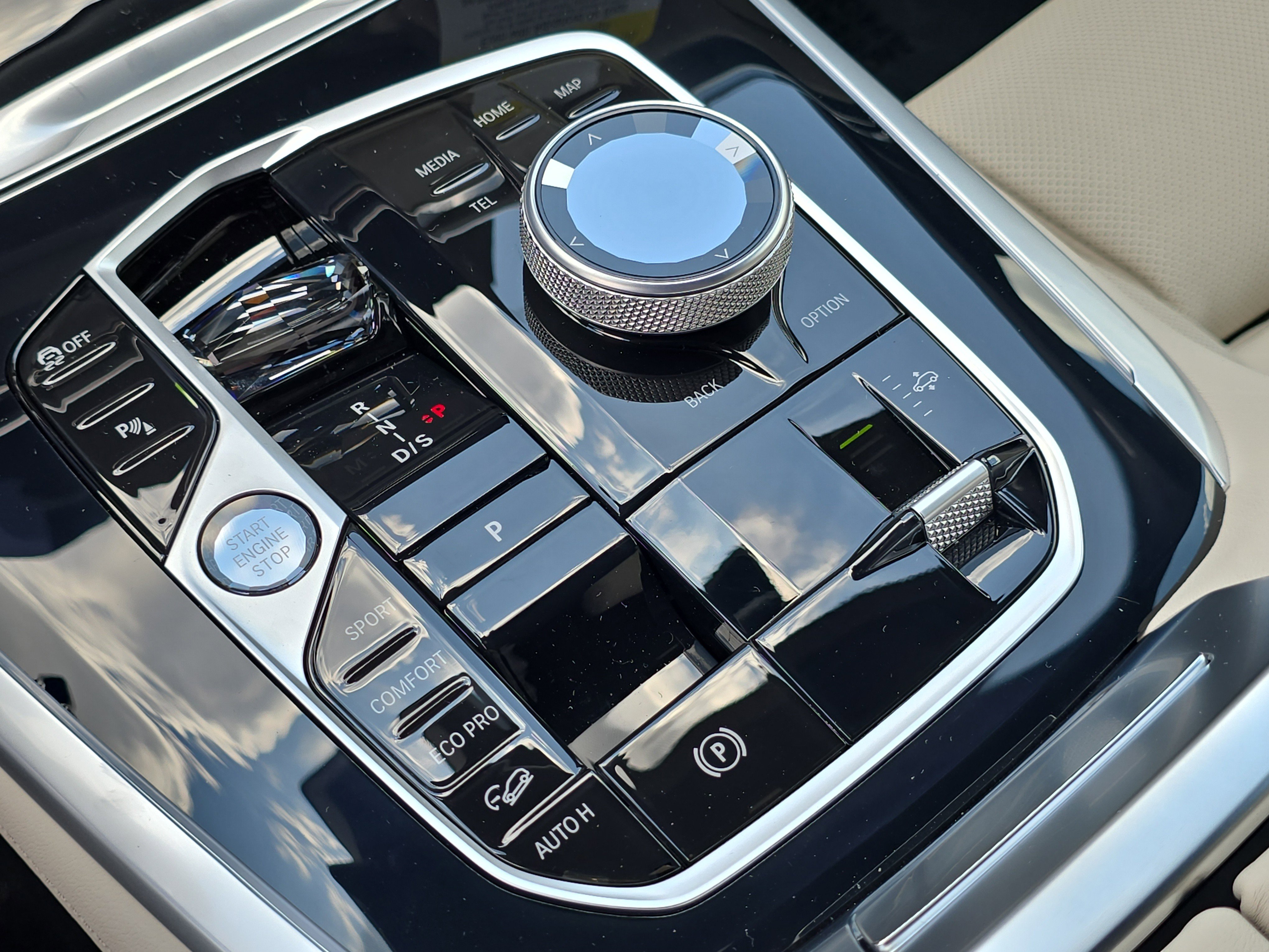 New 2026 BMW X7 M60i image 31