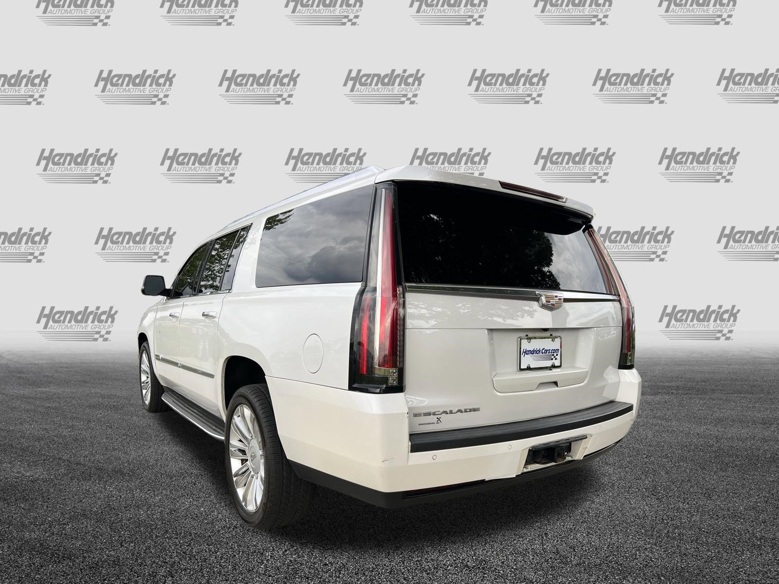 Used 2016 Cadillac Escalade ESV Luxury AWD/4WD image 9