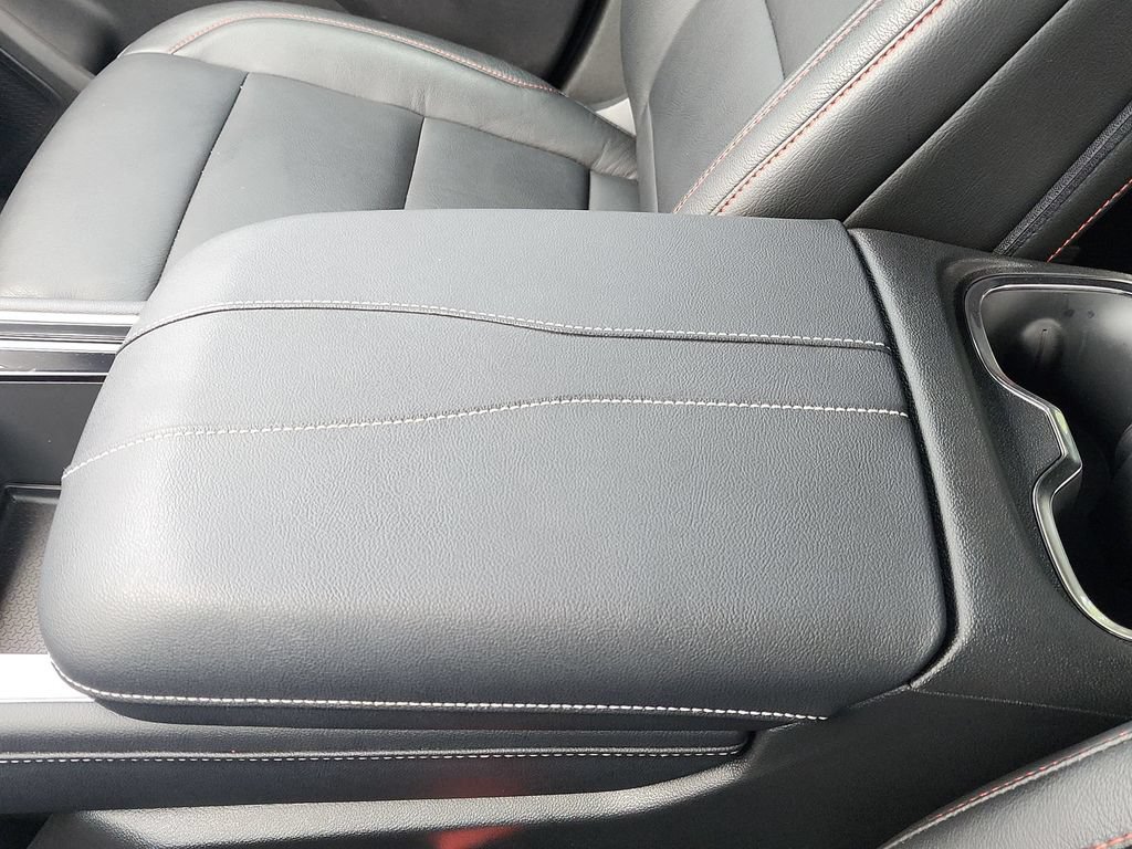 Used 2025 Chevrolet Traverse LT FWD image 21