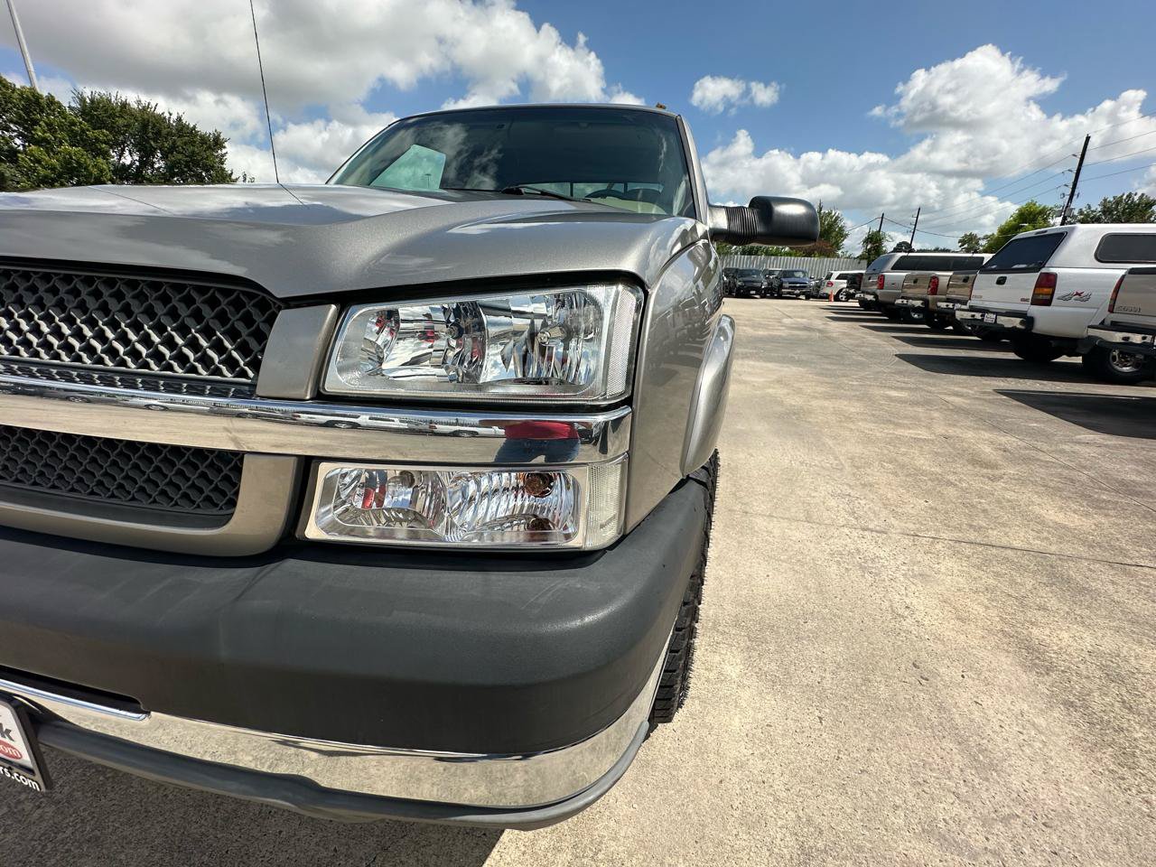 Used 2003 Chevrolet Silverado 2500 LS w/ Skid Plate Package AWD/4WD image 16