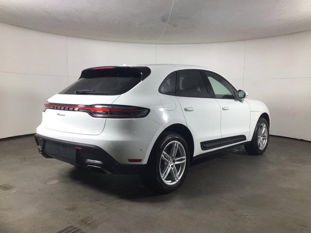 Certified 2023 Porsche Macan Turbo AWD/4WD image 7