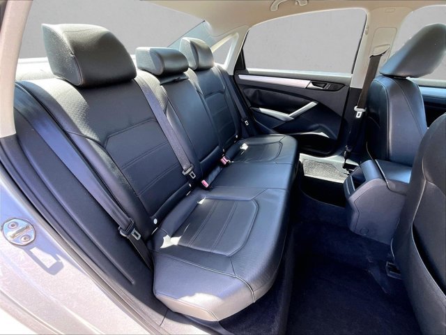 Used 2012 Volkswagen Passat 2.5 SE FWD image 26