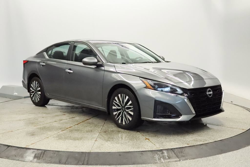 Used 2023 Nissan Altima 2.5 SV w/ SV Premium Package AWD/4WD image 10