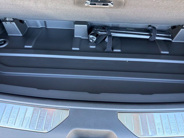 New 2027 Chevrolet Tahoe Premier w/ Sun And Tow Package AWD/4WD image 12