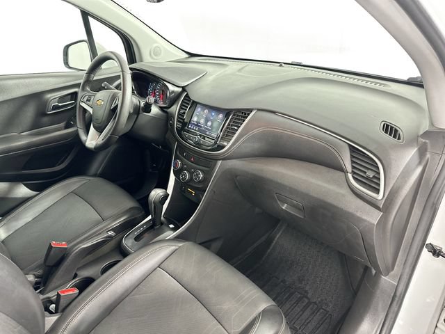 Used 2020 Chevrolet Trax LT w/ LT Convenience Package AWD/4WD image 29