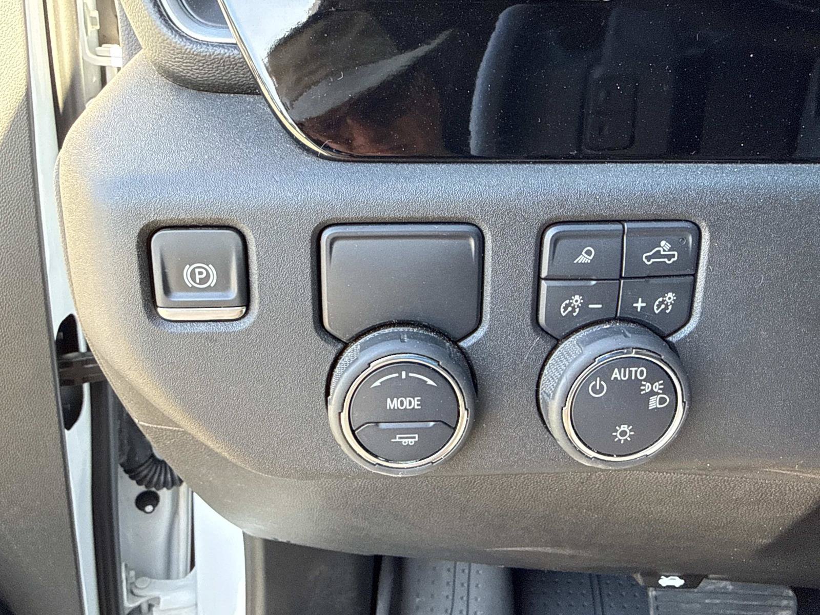 Used 2025 Chevrolet Silverado 1500 LT w/ Safety Package RWD image 29