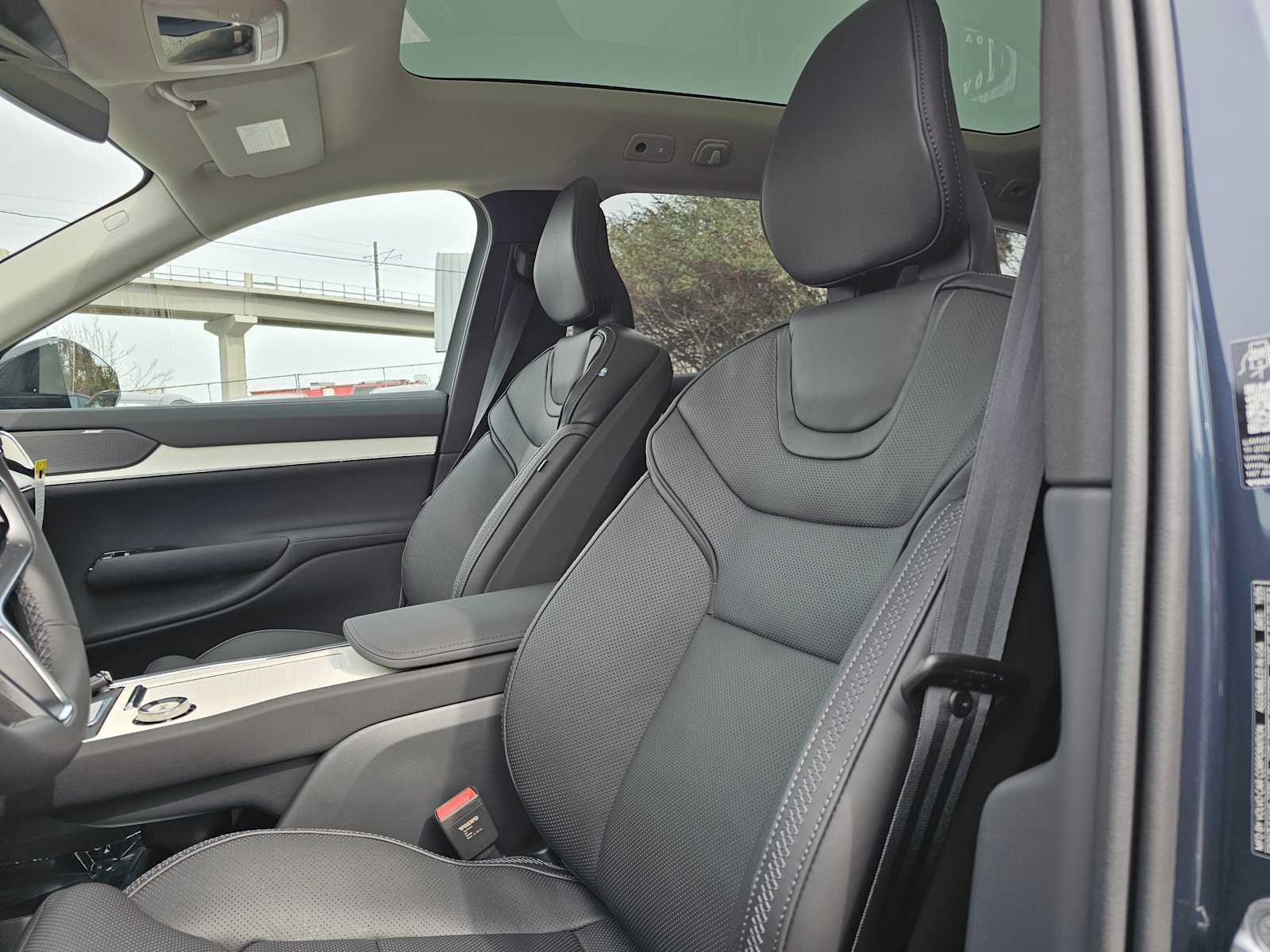 New 2026 Volvo EX90 Ultra image 24