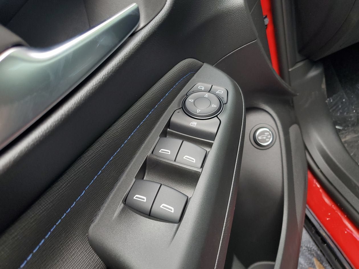 New 2026 Buick Envista Sport Touring w/ Convenience II Package FWD image 17