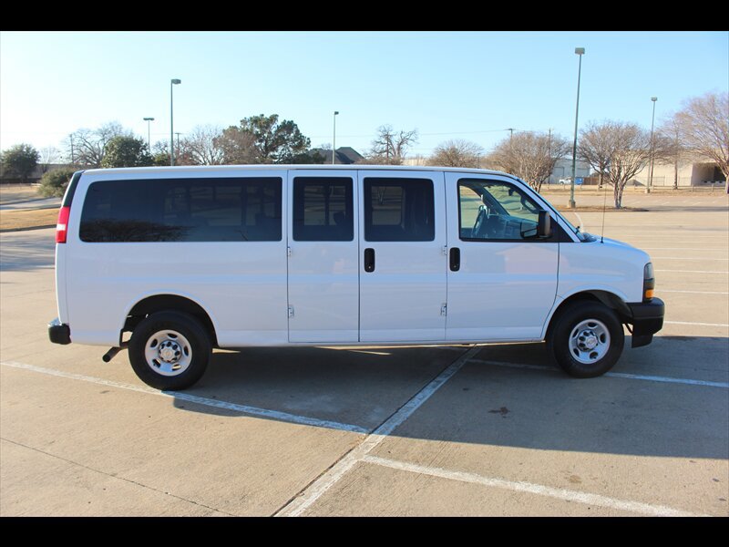 Used 2020 Chevrolet Express 3500 LS RWD image 6