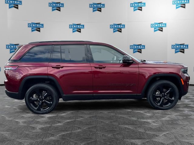 Used 2023 Jeep Grand Cherokee Altitude image 6