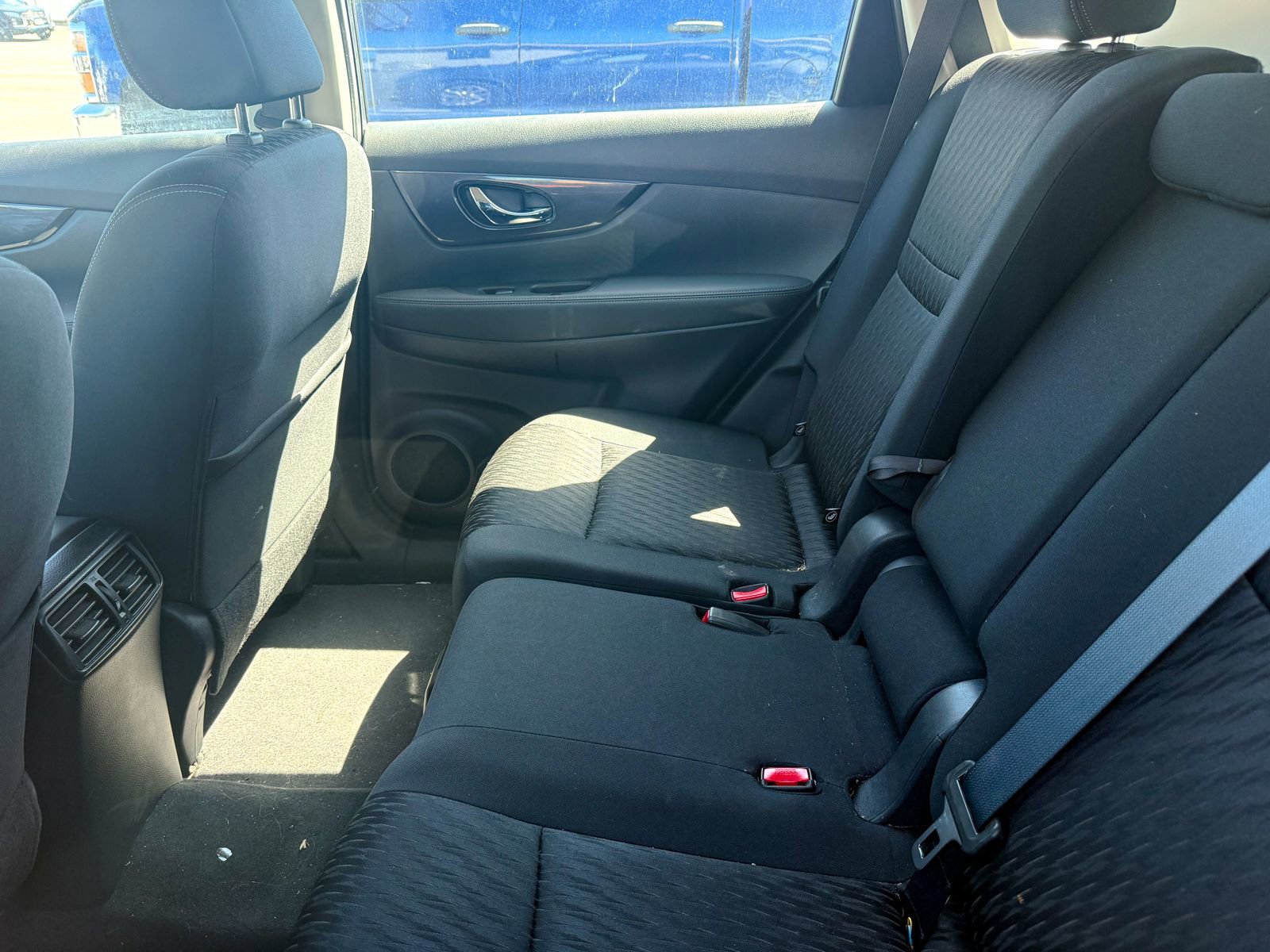 Used 2018 Nissan Rogue S AWD/4WD image 9
