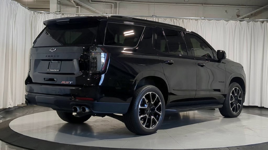 Used 2025 Chevrolet Tahoe RST w/ Comfort Package AWD/4WD image 10