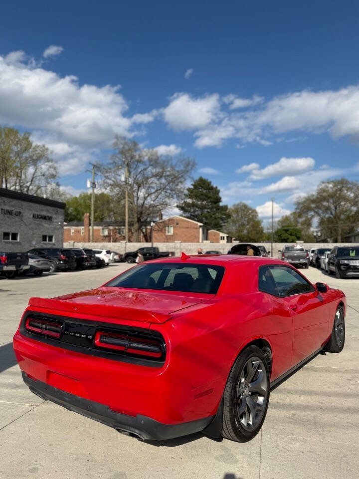 Used 2015 Dodge Challenger SXT Plus w/ Technology Group RWD image 5