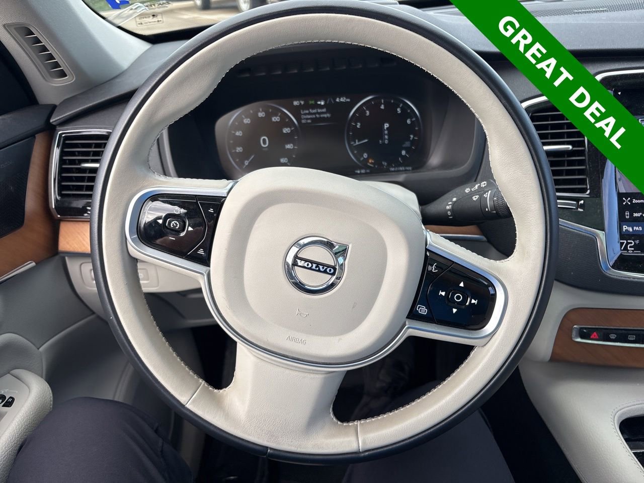 Used 2022 Volvo XC90 T6 Momentum w/ Advanced Package image 25