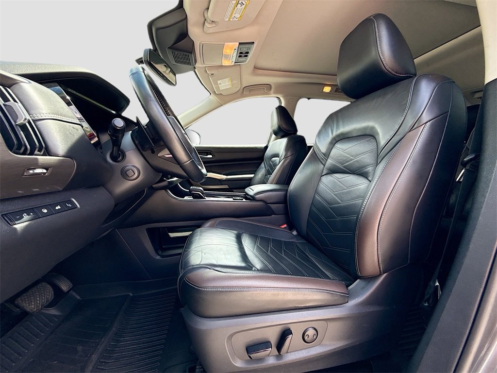 Used 2022 Nissan Pathfinder Platinum w/ Cargo Package image 23