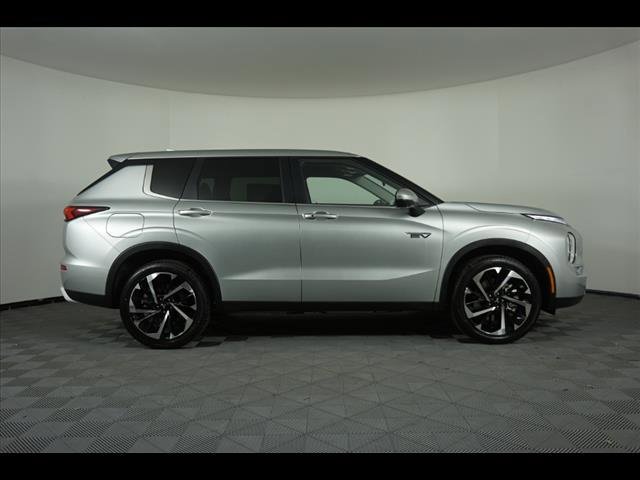New 2025 Mitsubishi Outlander SE image 27