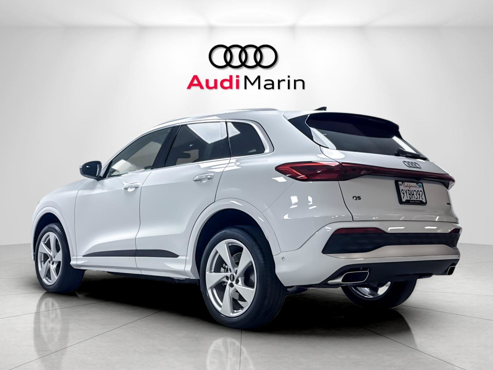 Used 2025 Audi Q5 Premium w/ Premium Plus AWD/4WD image 3