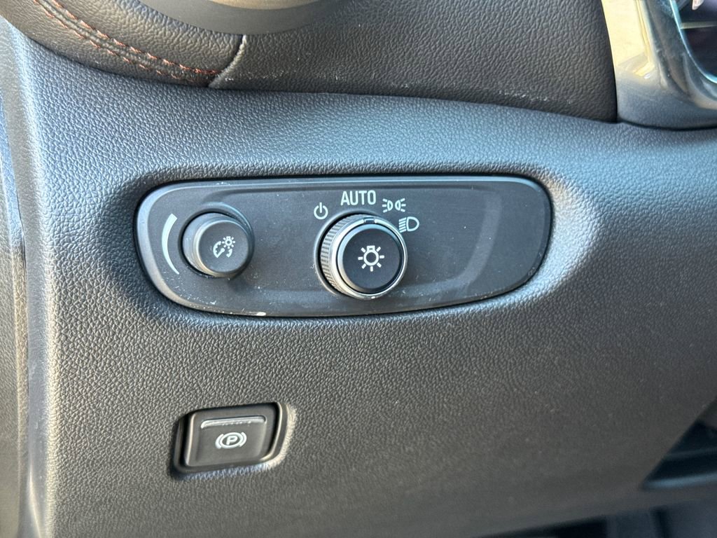 Used 2025 Chevrolet Blazer Premier w/ LPO, Black Sport Package image 28