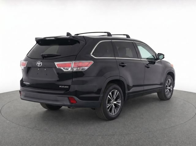 Used 2016 Toyota Highlander XLE w/ Protection Package #3 AWD/4WD image 4