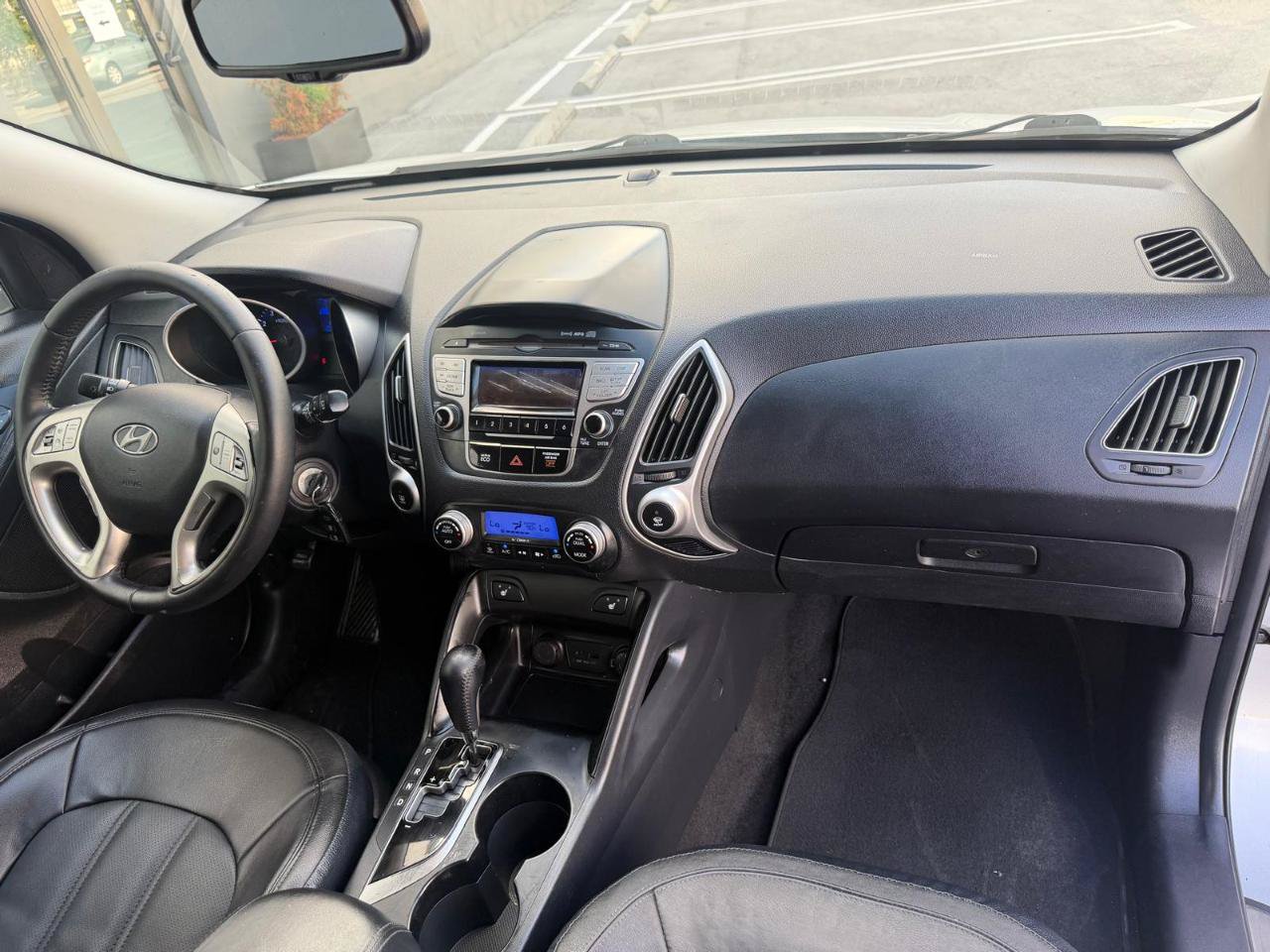 Used 2012 Hyundai Tucson Limited FWD image 18