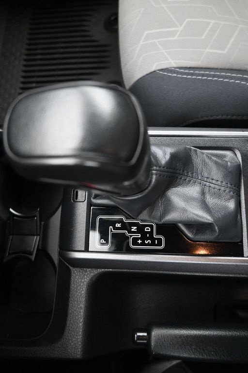 Used 2022 Toyota Tacoma TRD Off-Road image 17