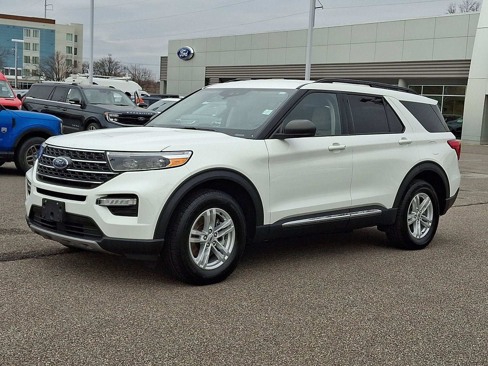 Certified 2023 Ford Explorer XLT w/ Equipment Group 202A image 5